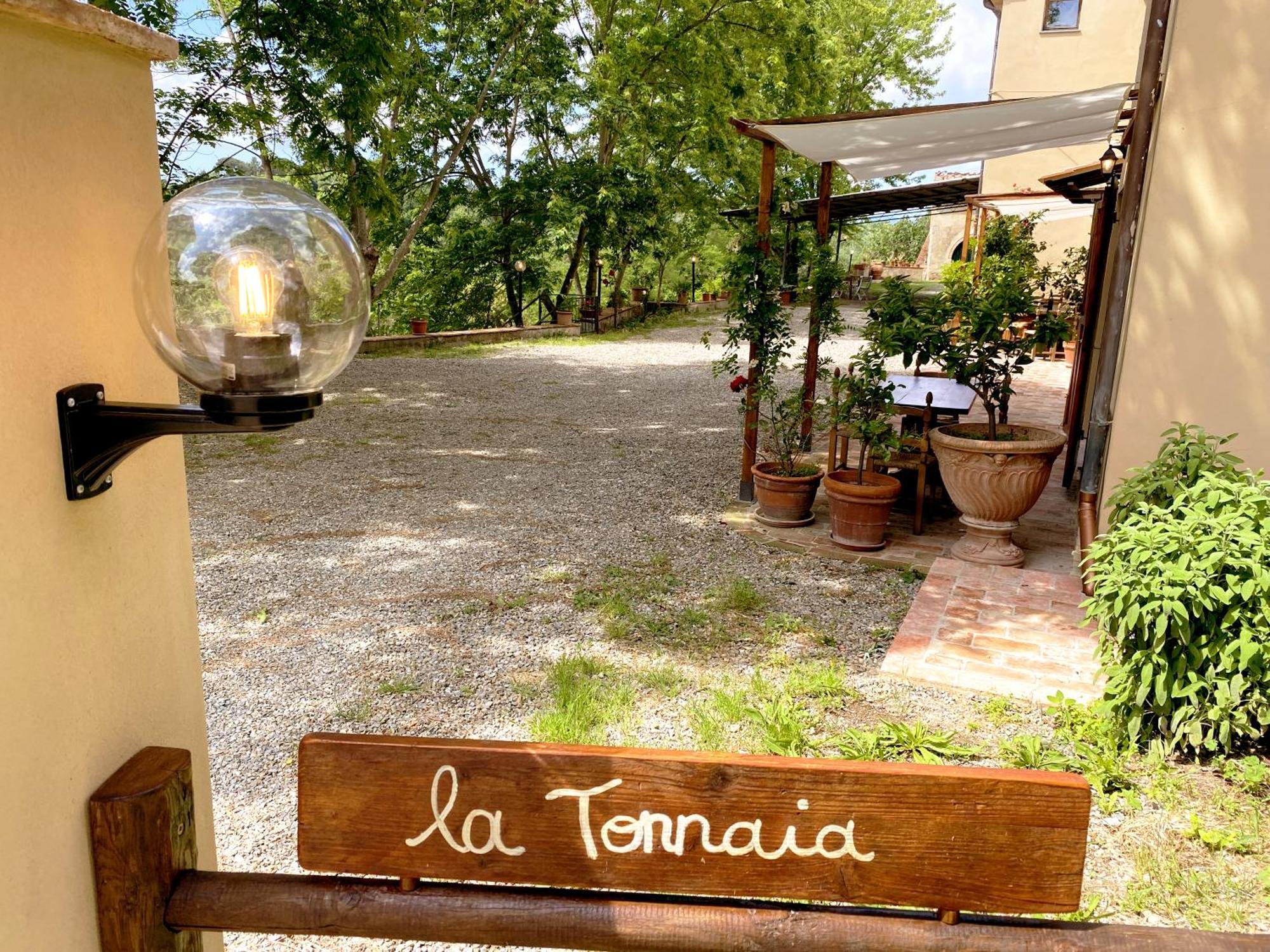 La Tonnaia Appartement Lari Buitenkant foto